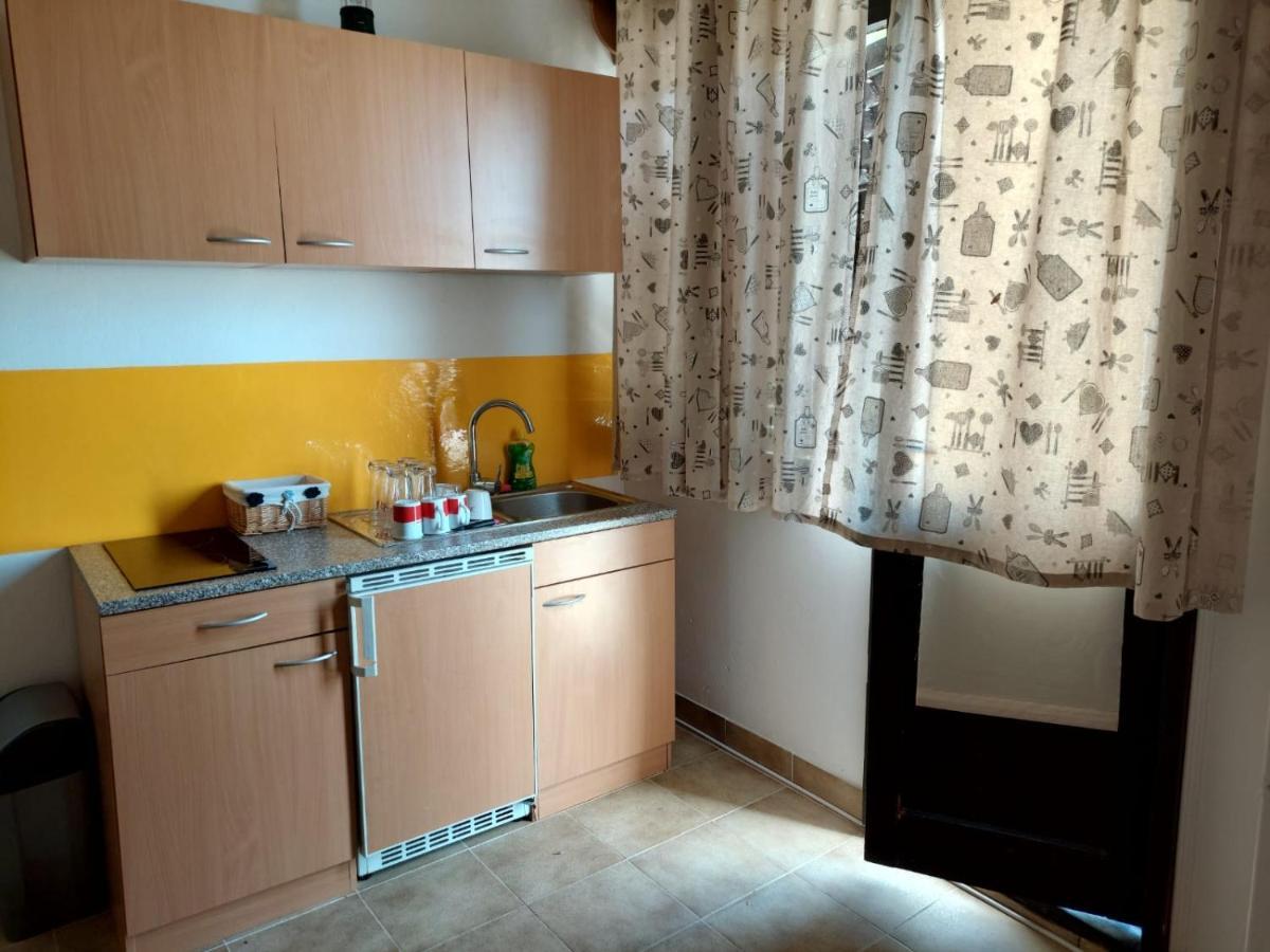 Apartment Galeb Lukovo Šugarje Buitenkant foto
